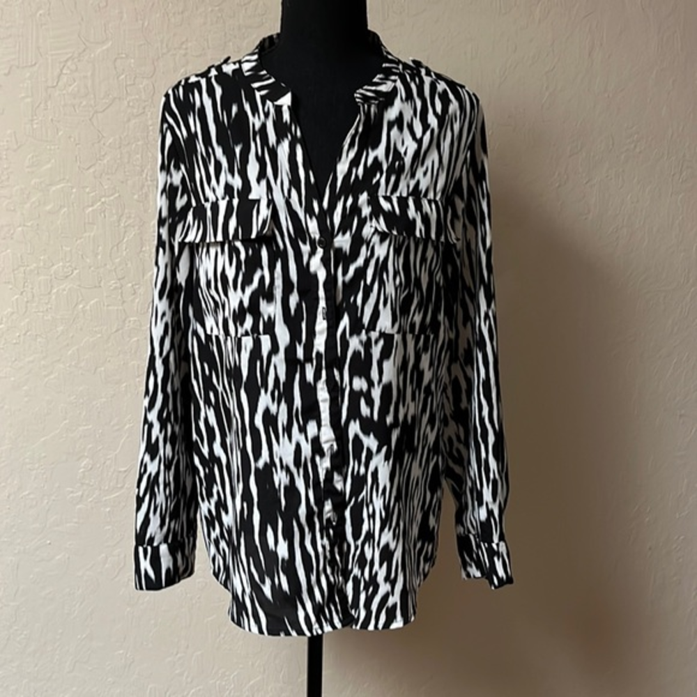 Calvin Klein Black and White Printed Button-Up Blouse